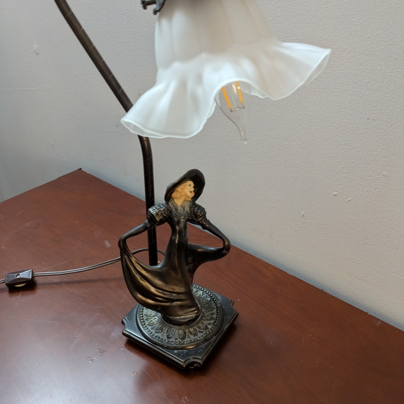 Gilbert Lamp with Woman in Flowing Dress frosted glass shade Art Deco Boudoir - Picture 6 of 6
